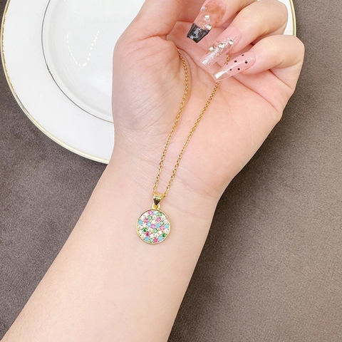 Collier Avec Pendentif Médaillon Rond En Cuivre Plaqué Or Et Boucles d'Oreilles Clous Pour Femmes Bijoux En Zirconium Pavé