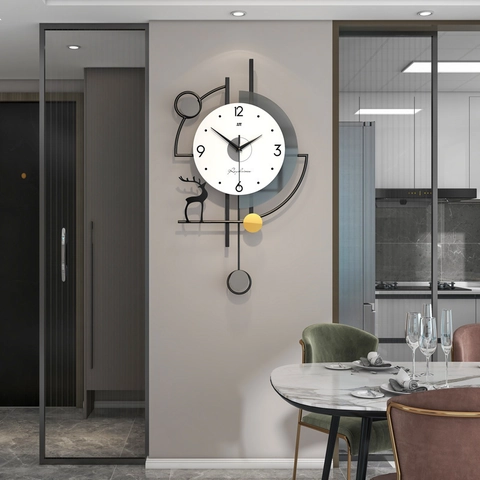 Orologio da Parete Geometrico Minimalista Moderno Telaio in Metallo Silhouette di Cervo Pendolo Movimento Silenzioso Arredo per Soggiorno