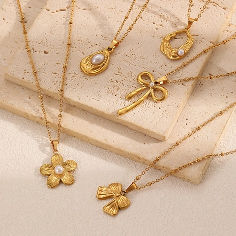 Stainless Steel Bowknot Floral Pendant Necklace For Women Gold Plated Elegant Artificial Pearl Chain Necklace Vintage Jewelry