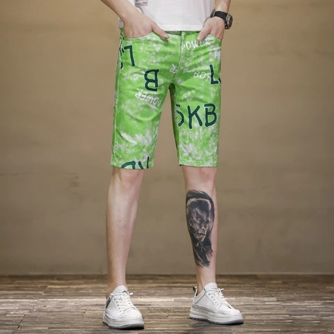Herren Grün Batik Buchstaben Druck Denim Shorts Streetwear Hip Hop Slim Straight Baumwolle Knielang Casual Sommer Hose