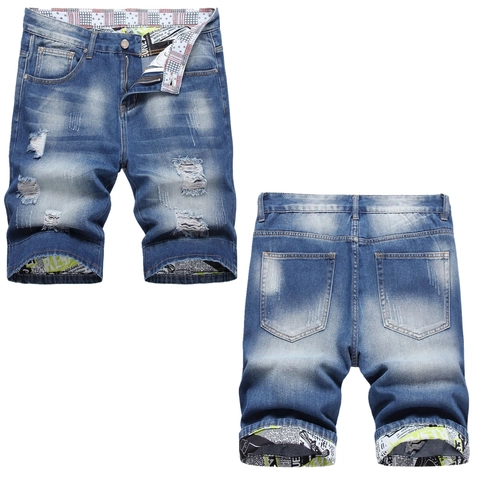 Short en Jean Délavé pour Hommes Bleu Moyen Déchiré Avec Doublure Imprimé Journal Short Streetwear Décontracté pour Hommes