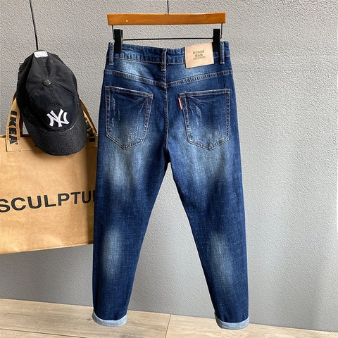 Jeans Strappati Ricamati Streetwear da Uomo Blu Scuro Lavato Misto Cotone Pantaloni Denim Casual Graffiti Vestibilità Slim