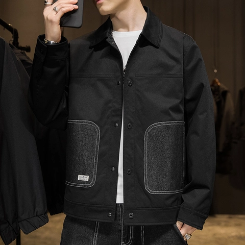 Herren Utility Jacke Kontrasttaschen Buchstaben Print Streetwear Cargo Oberbekleidung Langarm Polyester Bambusfaser Knopfleiste Mantel Für Männer