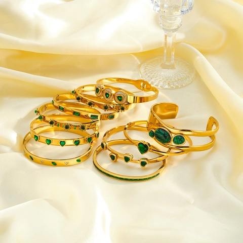 Stainless Steel Heart Geometric Bangle For Women Gold Plated Luxury Rhinestone Inlaid Waterproof Non-Fading Fashion Hand Jewelry