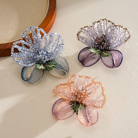 Retro Flower Brooch For Women Elegant Vintage Fabric Floral Corsage High-End Clothing Accessories Lady Decorative Pin Gift