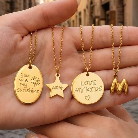 Collier Pendentif en Acier Inoxydable Plaqué Or Gravé You Are My Sunshine Love My Kids Étoile Lettre M Chaîne de Clavicule Minimaliste Bijoux pour Femme