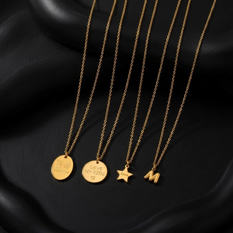 Collier Pendentif en Acier Inoxydable Plaqué Or Gravé You Are My Sunshine Love My Kids Étoile Lettre M Chaîne de Clavicule Minimaliste Bijoux pour Femme