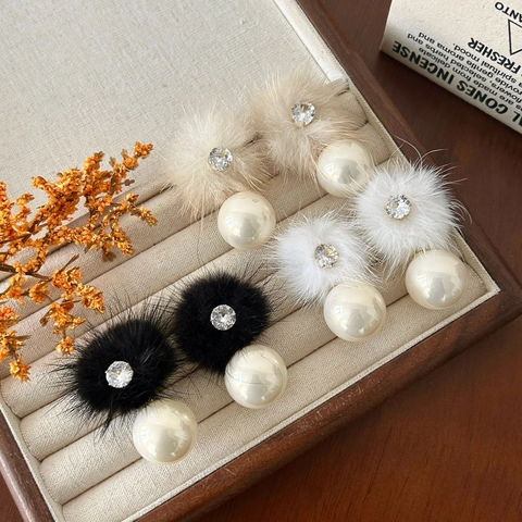 Elegant Women Plush Ball Rhinestone Faux Artificial Pearl Drop Earrings Autumn Winter Atmosphere Alloy Ear Jewelry For Daily Party Accessory