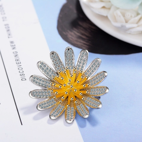 Elegante Madeliefje Bloem Brosche Voor Vrouwen Koper Wit Goud Verguld Ingelegde Strass Bloemen Pin Mode Sieraden Accessoires