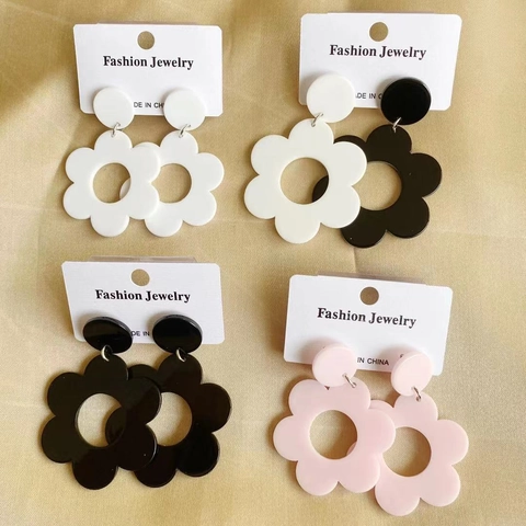 Fashion Acrylic Hollow Flower Drop Earrings Sweet Floral Resin Stud Earrings For Women Daily Party Jewelry Accessories
