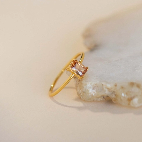 Luxury Gold Plated Copper Zirconia Ring Elegant Emerald Cut Champagne Stone Minimalist Vintage Finger Ring For Women Jewelry