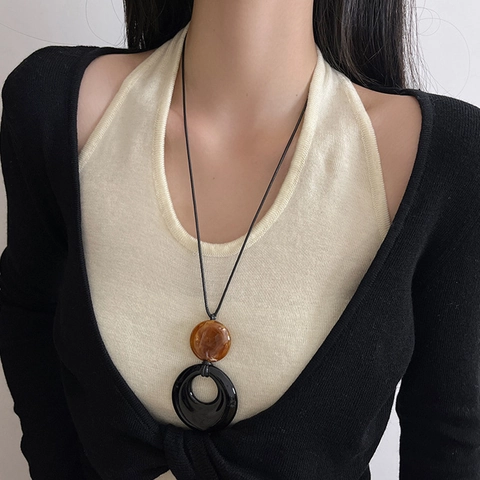 Vintage New Chinese Style Long Pendant Necklace Natural Stone Sandalwood Gourd Circular Ring Geometric Sweater Chain Women Jewelry