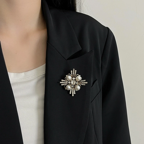 Vintage Kreuz Sternenstrahl Brosche Für Damen Luxus Kupfer Zirkonia Künstliche Perle Brosche Pin Retro Korsage Für Anzug Kleid Hochzeit