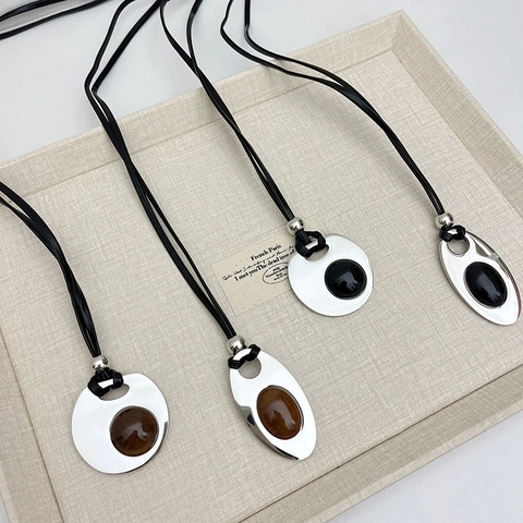 Collana con Pendente in Acciaio al Titanio Minimalista Geometrica Ovale Rotonda Pietra Occhio di Tigre Cordino in Pelle Lunga Gioielli
