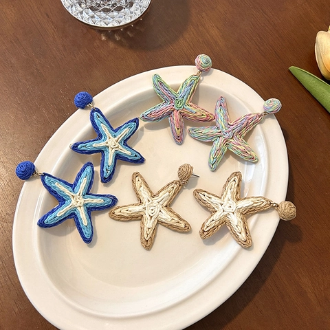 Bohemian Oversized Woven Starfish Dangle Earrings For Women Alloy Straw Weaving Summer Beach Vacation Fashion Jewelry