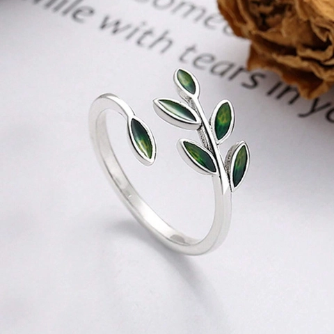 Nature Inspired Adjustable Green Leaf Open Ring Silver Plated Copper Branch Finger Jewelry For Women Everyday Wear Gift