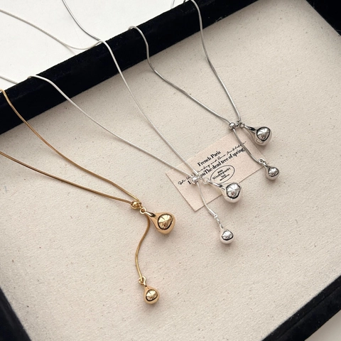 Minimalistische Titanstahl Wassertropfen Anhänger Halskette Y-Form Verstellbare Lange Pulloverkette Damen Schmuck