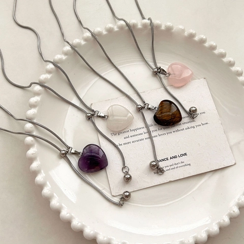 Collier en Acier Titane Pierre Naturelle Cœur pour Femmes Chaîne Serpent Réglable Améthyste Quartz Rose Œil de Tigre Bijoux