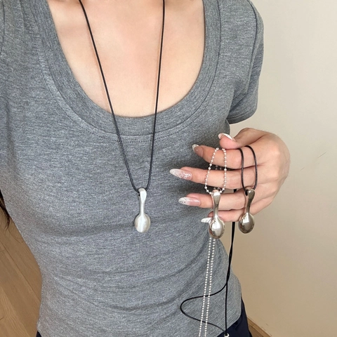 Minimalist Silver Color Spoon Pendant Necklace For Women Creative Copper Spoon Long Sweater Chain With Adjustable Leather Cord Fashion Jewelry