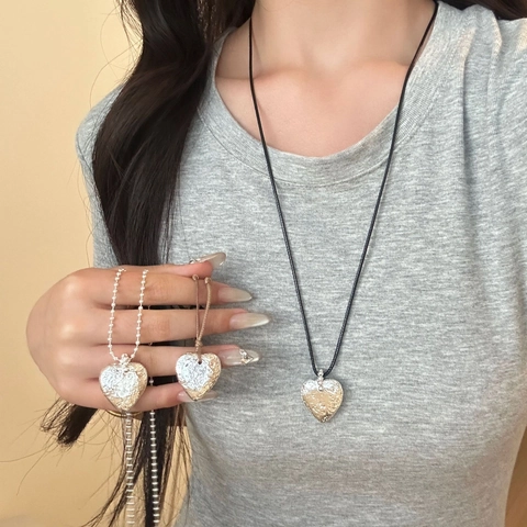 Korean Ins Style Hammered Heart Pendant Necklace For Women Copper Alloy Adjustable Pull Chain Long Leather Rope Vintage Necklace