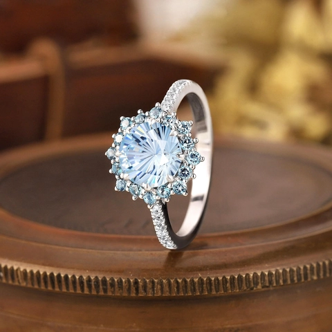 Vintage Palace Style Light Blue Zirconia Flower Cluster Copper Ring For Women Elegant Round Gemstone Inlaid Jewelry Accessory