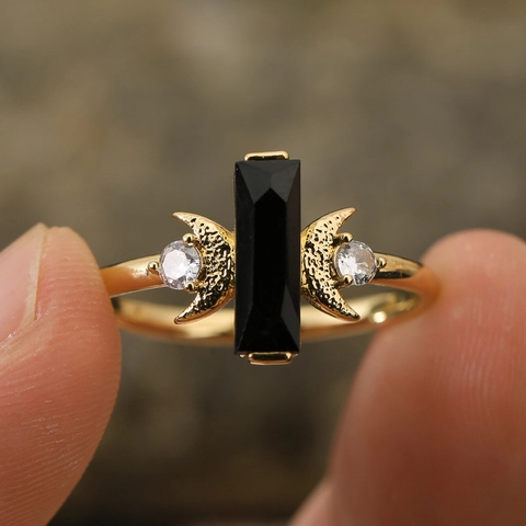 Vintage Bohemian Crescent Moon Copper Ring Gold Plated Rectangular Black Zircon Inlaid Ring Fashion Luxury Women Jewelry Gift