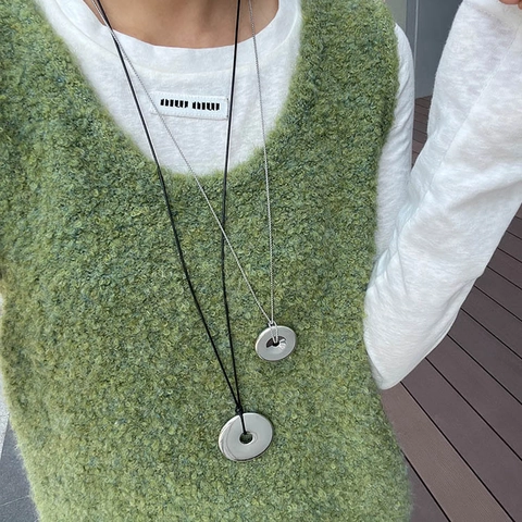 Minimalist Alloy Geometric Pendant Necklace Long Sweater Chain For Women Polished Metal Safety Buckle Water Bottle Style Jewelry Accessory