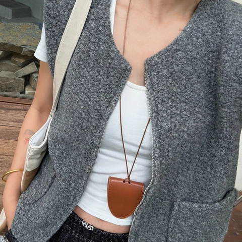 Collier Long en Cuir avec Clip Magnétique pour Lunettes de Soleil Femme Petit Sac pour Écouteurs Cordon Rétro Bijoux de Pull