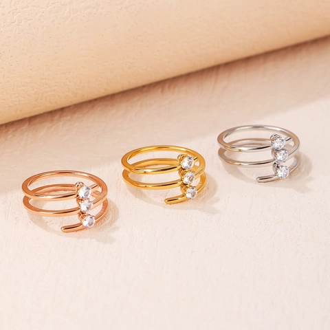 Bague Ouverte en Acier Titane Zircon Creux à Trois Couches Style Luxe Léger Japonais Bijoux de Doigt Minimalistes pour Femmes