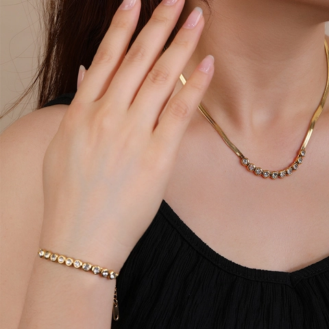 Minimalistische Vergulde Roestvrijstalen Zirkonia Ingelegde Slangenketting Halsketting Armband Set Voor Dames Sieraden