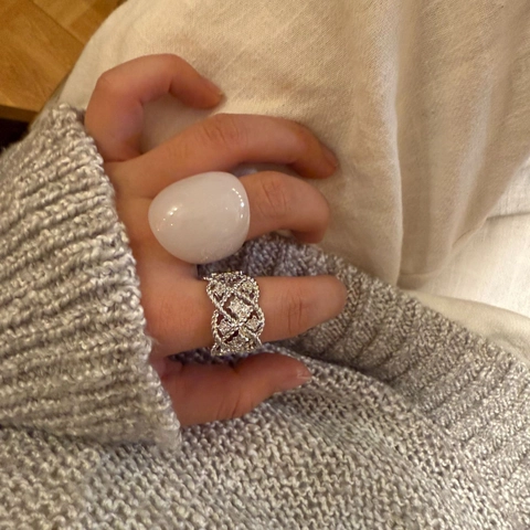 Vintage Resin Copper Hollow Out Lace Ring For Women Korean Style Geometric Rhinestone Inlaid Luxurious Fashion Finger Ring