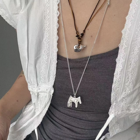 Vintage Irregular Hammered Geometric Pendant Necklace For Women Woven Rope Long Metal Horse Tassel Adjustable Jewelry Accessory