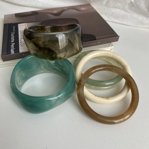 Vintage Resin Marble Texture Bangle For Women Minimalist Irregular Geometric Wide Thick Resin Bracelet Fashion Hand Jewelry