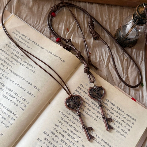 Vintage Antique Bronze Heart Key Pendant Necklace Alloy Butterfly Floral Hollow Bottle Opener Wax Rope Sweater Chain Jewelry
