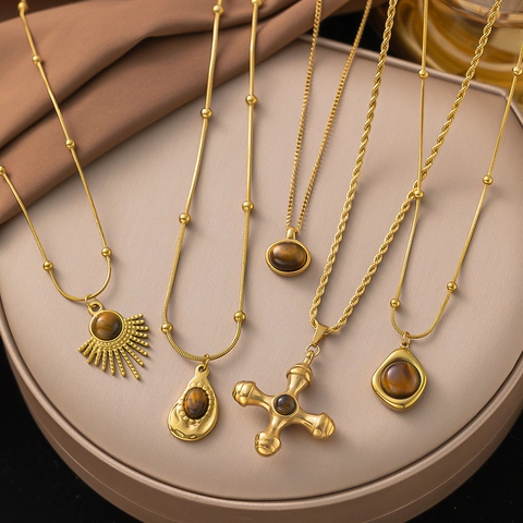 Women Vintage 18K Gold Plated Stainless Steel Tiger Eye Pendant Necklace Old Money Style Cross Flower Jewelry Accessory