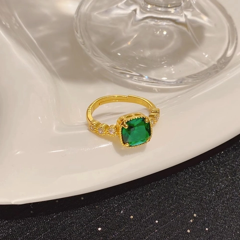 Vintage Copper Emerald Green Square Gemstone Open Ring For Women Elegant Rhinestone Inlaid Adjustable Finger Jewelry Gift