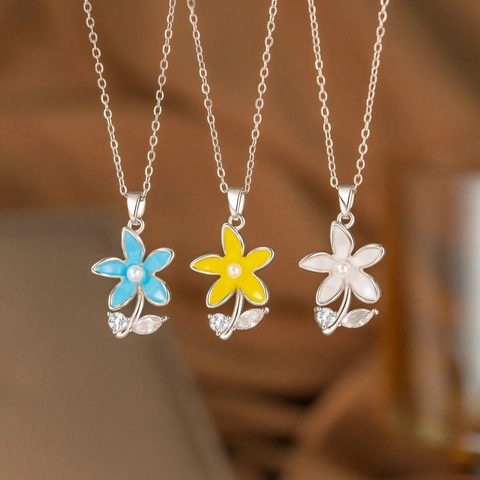 Sweet Daisy Flower Pendant Necklace Titanium Steel Copper Artificial Pearl Rhinestone Enamel Dainty Floral Jewelry Women