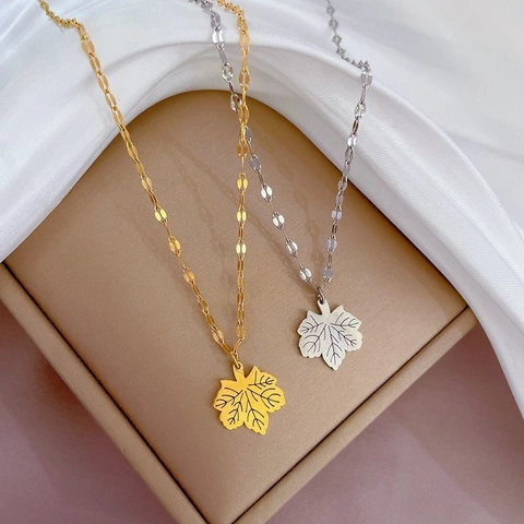 Fashion Stainless Steel Maple Leaf Pendant Necklace And Hoop Earrings Gold Silver Rose Gold Plated Etched Leaf Jewelry