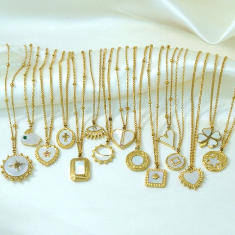 Collana in Acciaio Inossidabile Placcato Oro 14K con Madreperla per Donna Pendente Geometrico Cuore Croce Malocchio Gioielli