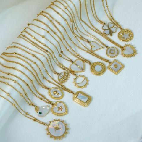 Collana in Acciaio Inossidabile Placcato Oro 14K con Madreperla per Donna Pendente Geometrico Cuore Croce Malocchio Gioielli