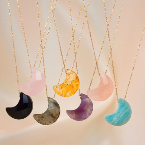 Minimalist Stainless Steel Crescent Moon Natural Stone Pendant Necklace Geometric Faceted Healing Crystal Jewelry For Women Daily Decor