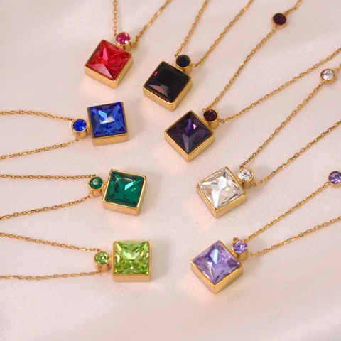 Collier Pendentif Moderne en Acier Inoxydable Zircone Carrée Plaquée Or Collier de Cristal Géométrique pour Femme Bijoux