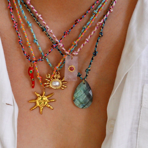 Collier en Corde Tressée Colorée Bohème Avec Pendentif en Acier Inoxydable Émail Animal Soleil Piment Pierre Naturelle Bijoux de Plage Pour Femmes