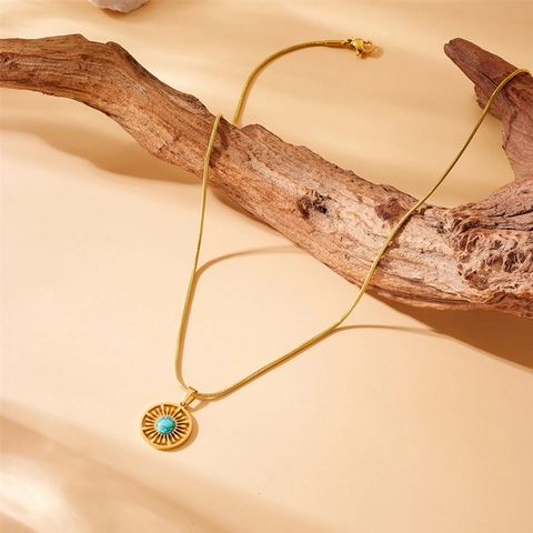 Vintage Gold Plated Titanium Steel Jewelry Set Hollow Sunburst Round Turquoise Pendant Necklace And Earrings Set For Women