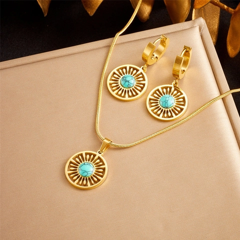 Vintage Gold Plated Titanium Steel Jewelry Set Hollow Sunburst Round Turquoise Pendant Necklace And Earrings Set For Women