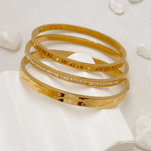 Set di Bracciali Rigidi in Acciaio al Titanio Placcato Oro per Donna Numeri Romani Zirconia Cuore Inciso Gioielli Moda