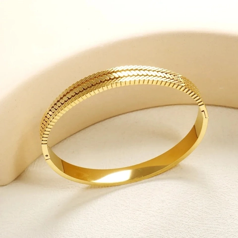 Vintage Wheat Ear Stainless Steel Bangle For Women Gold Plated Braided Herringbone Texture Hinged Bracelet Elegant Fashion Jewelry