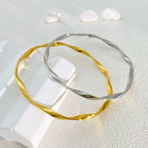 Bracciale Rigido Torsonato Moebius in Acciaio Inossidabile Minimalista da Donna Bracciale Ondulato Lucido Gioielli Oro Argento