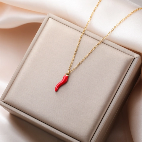 Collar con Colgante de Chile Rojo y Trébol de Acero Inoxidable Chapado en Oro Plata Esmalte Joyería de la Suerte Regalo para Hombre Mujer Pareja