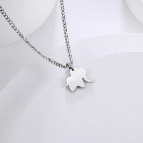 Modern 304 Stainless Steel Elephant Pendant Necklace 18K Gold Plated Cutout Animal Mother Child Jewelry Unisex Daily Accessory